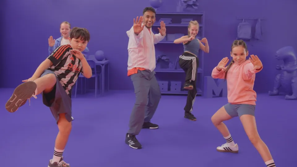 YOUNG PEOPLE SHOW HOW IT’S DONE