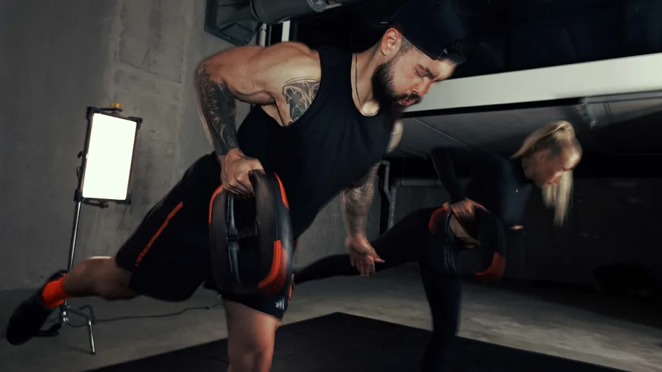 LES MILLS FUNCTIONAL STRENGTH fuses lifting with power
